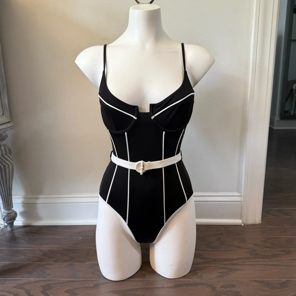 New! Solid & Striped The Veronica Blackout One Piece Swimsuit Small